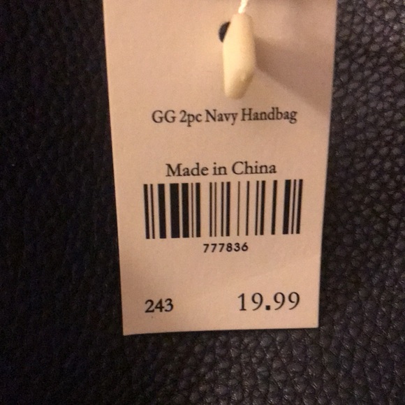 Navy Handbag/Tote Super Cute. Snap Closure - Picture 5 of 5